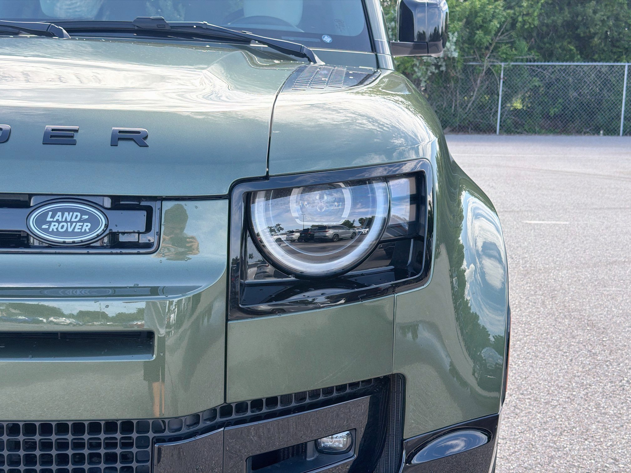 New 2026 Land Rover Defender 110 X-Dynamic SE AWD/4WD image 9