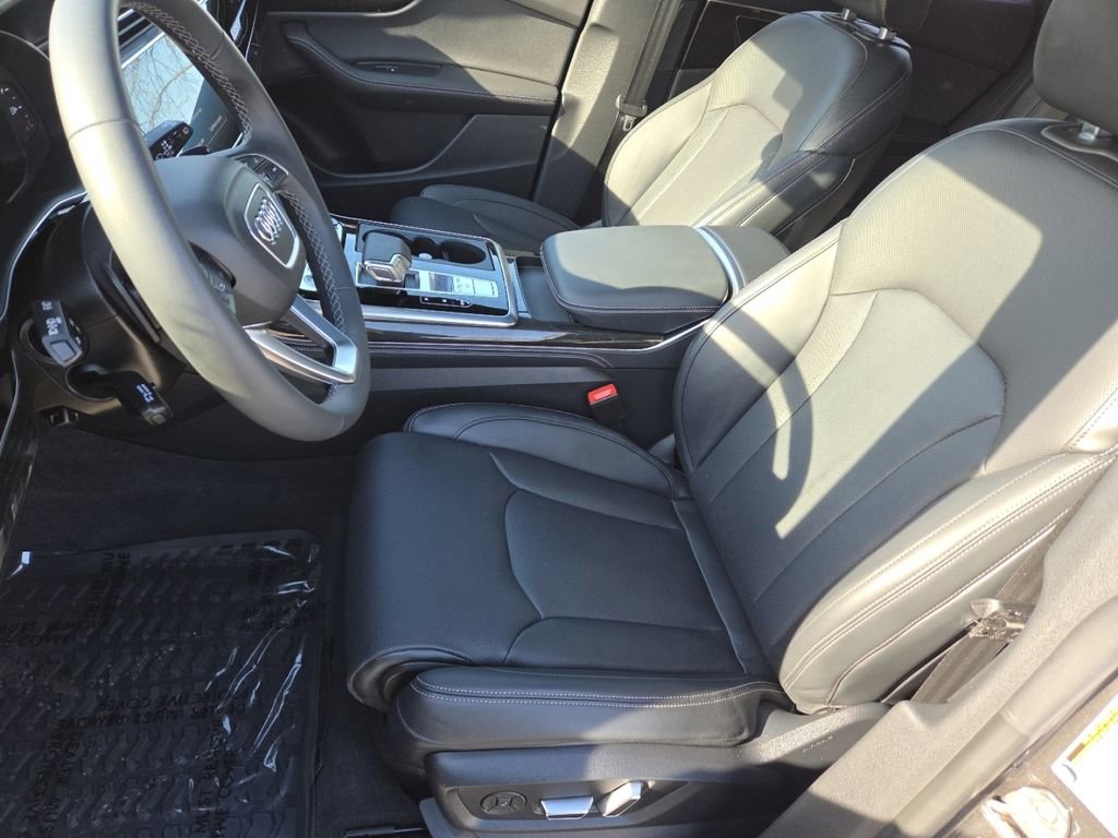 Used 2025 Audi Q8 Prestige image 33
