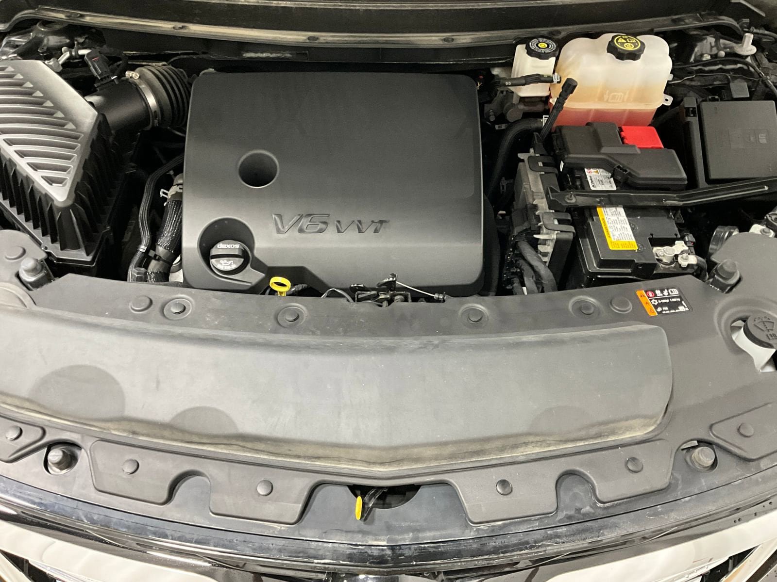 Used 2023 Buick Enclave Essence AWD/4WD image 11