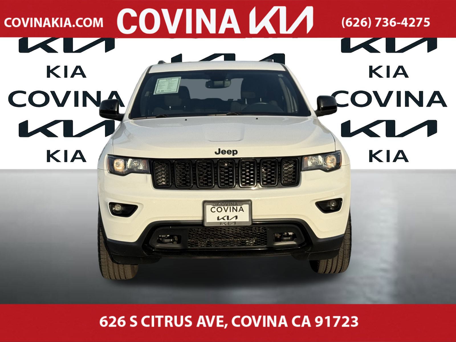 Used 2018 Jeep Grand Cherokee Laredo image 3