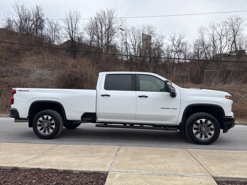 Used 2024 Chevrolet Silverado 2500 Custom w/ Custom Value Package image 8