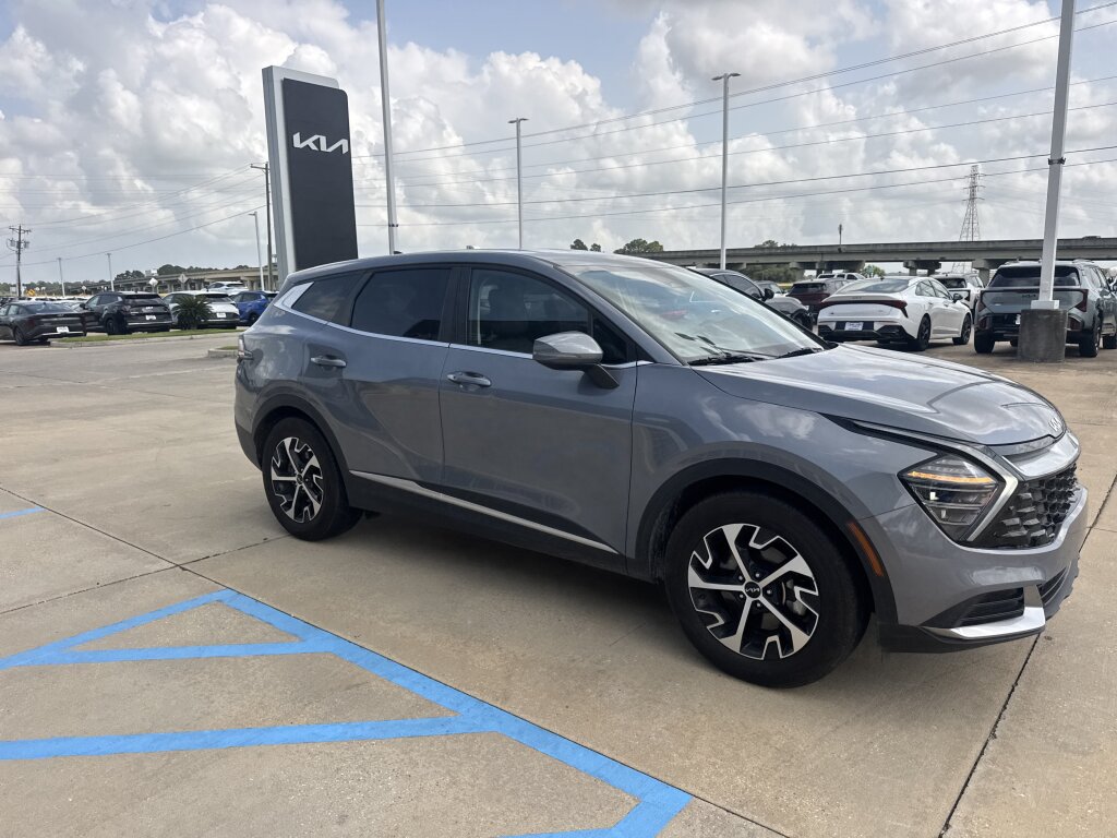 Certified 2025 Kia Sportage EX FWD image 11
