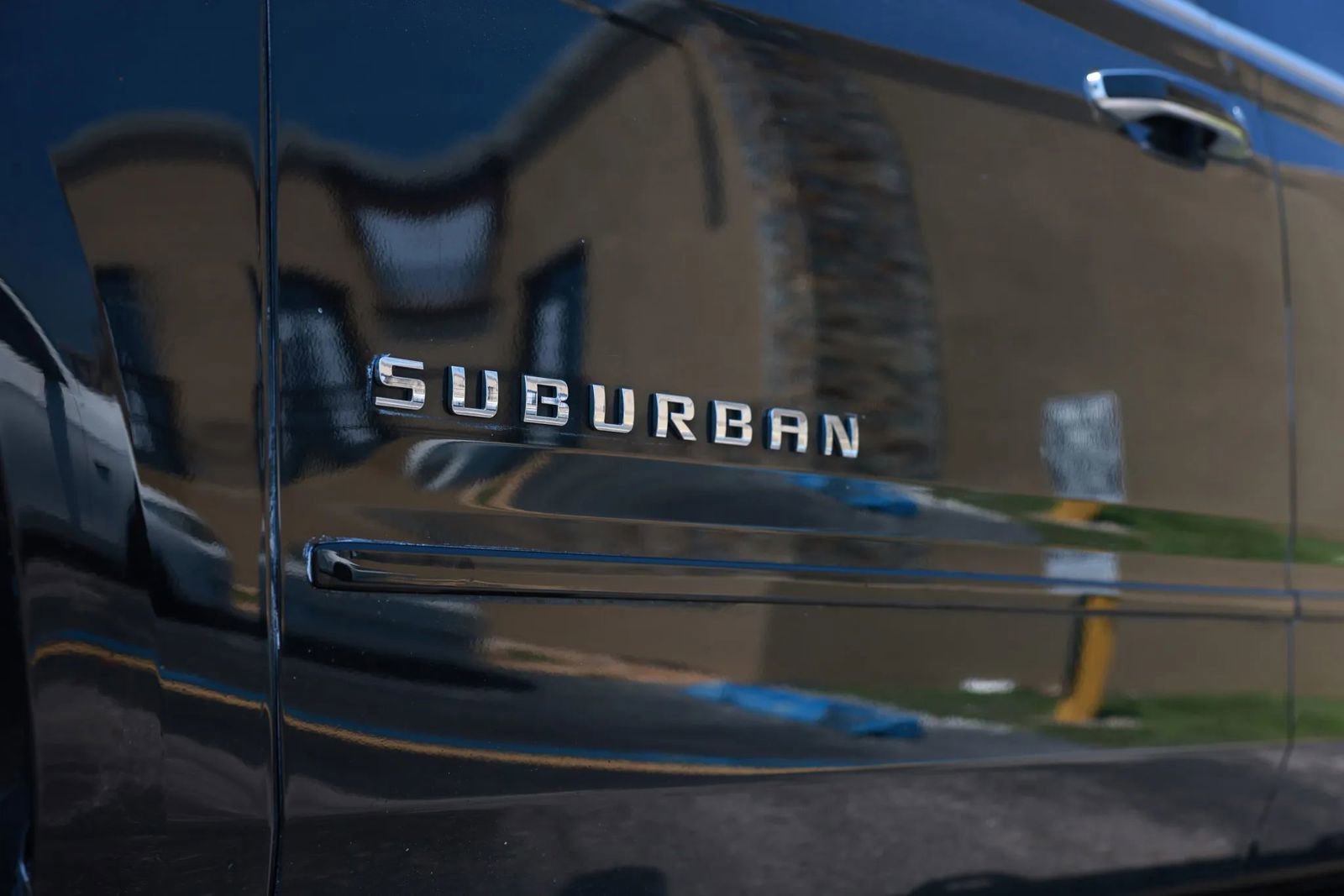 Used 2015 Chevrolet Suburban LTZ AWD/4WD image 35