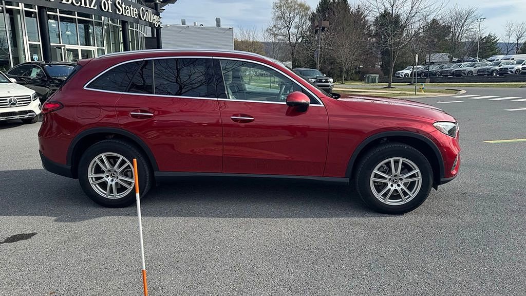 Used 2023 Mercedes-Benz GLC 300 4MATIC image 2