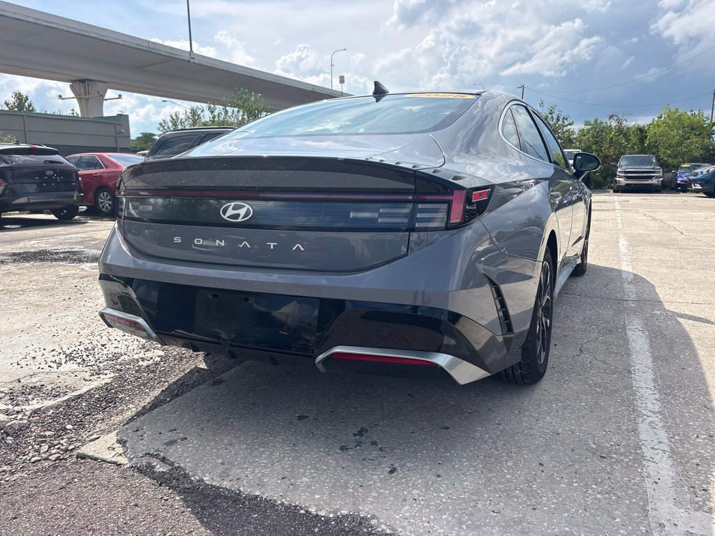 Used 2025 Hyundai Sonata SEL FWD image 3