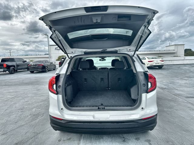 Used 2024 GMC Terrain SLE image 21