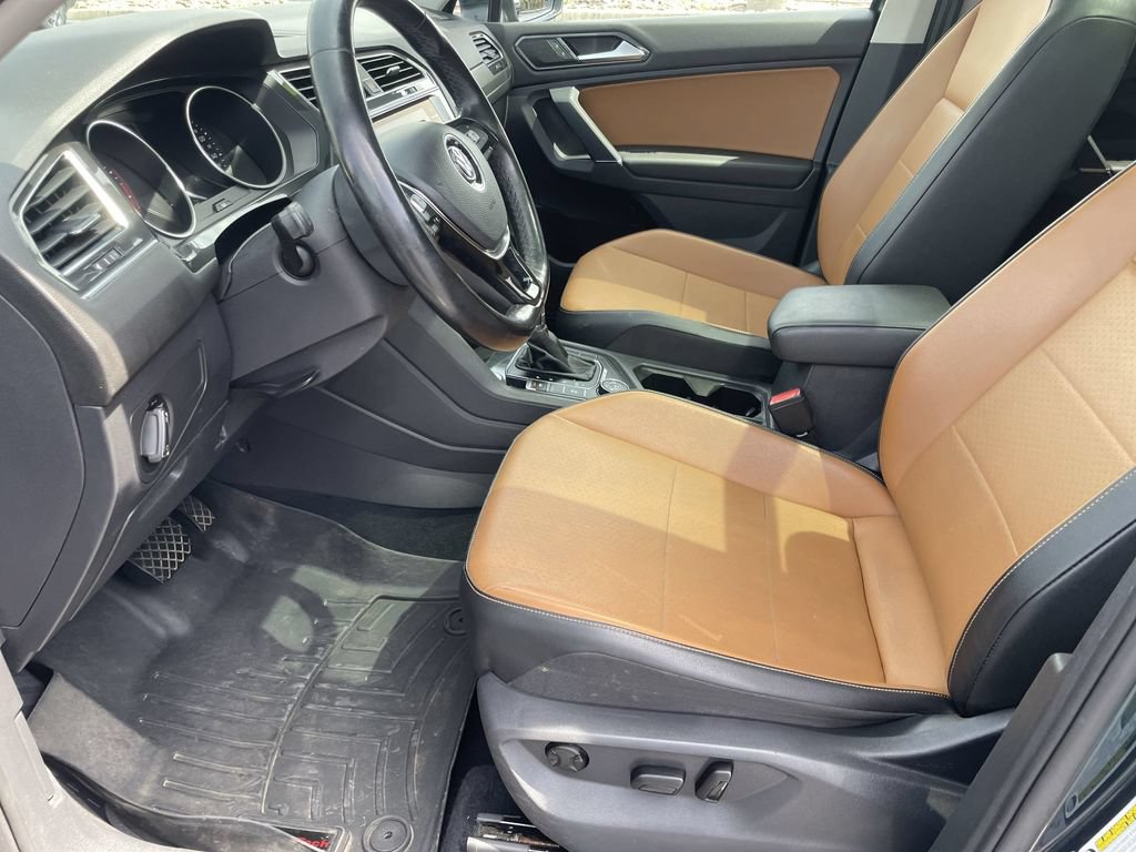 Used 2018 Volkswagen Tiguan SE w/ Panoramic Sunroof Package AWD/4WD image 9