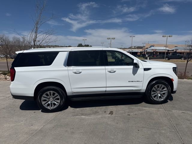 Used 2023 GMC Yukon XL Denali image 10