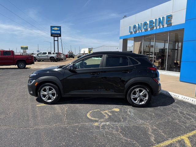 Used 2023 Hyundai Kona SEL w/ Cargo Package FWD image 4
