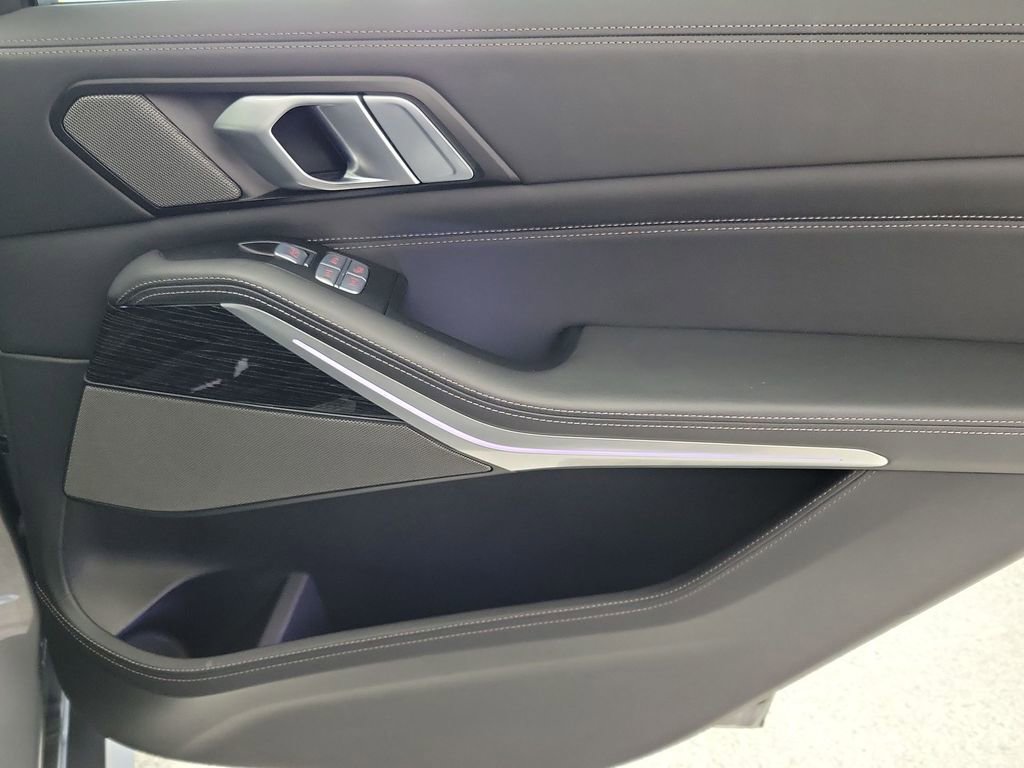 Used 2024 BMW X7 M60i w/ Executive Package image 19