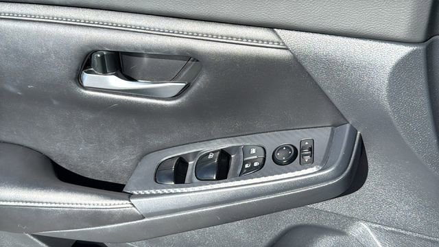 Used 2022 Nissan Sentra SV w/ Trunk Package image 22