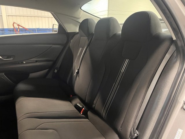 Used 2023 Hyundai Elantra SEL w/ Convenience Package image 17