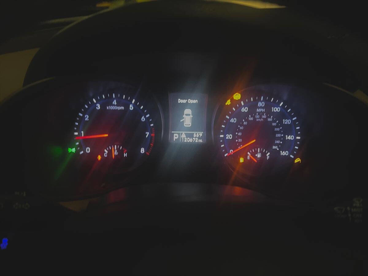 Used 2014 Hyundai Santa Fe Sport w/ Popular Equipment Package 02 image 12