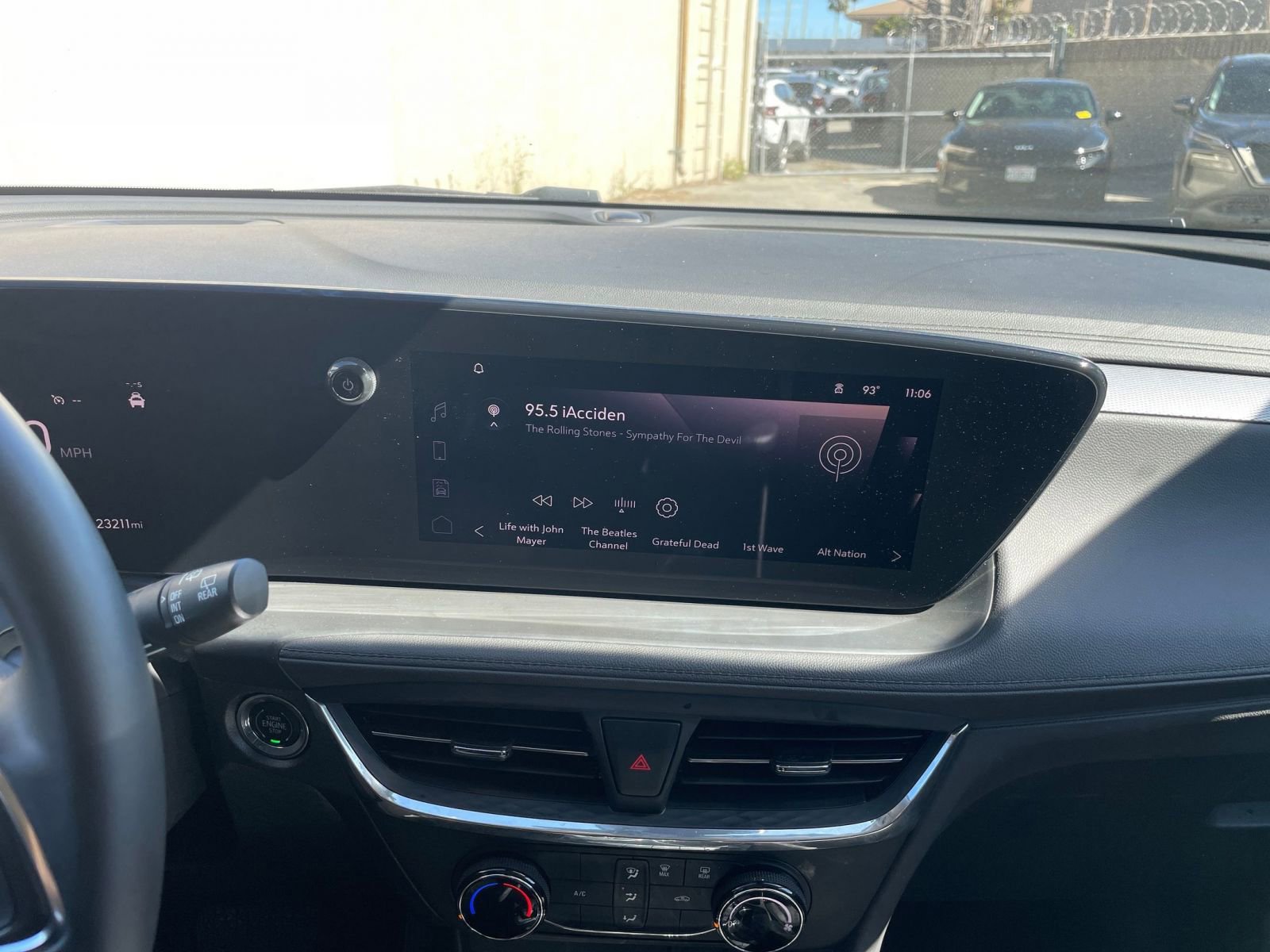 Used 2025 Buick Encore GX Preferred image 17