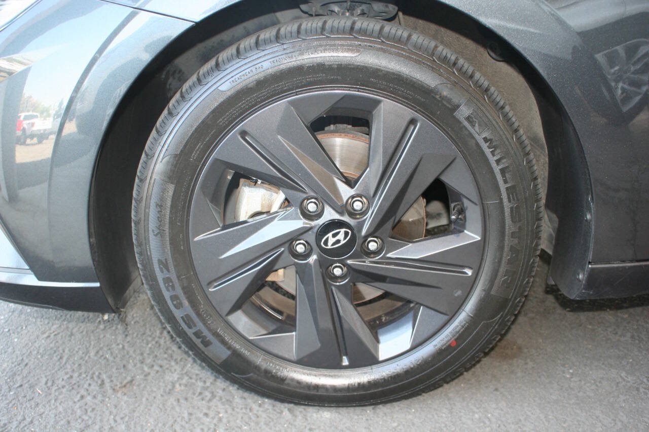 Used 2021 Hyundai Elantra SEL FWD image 10