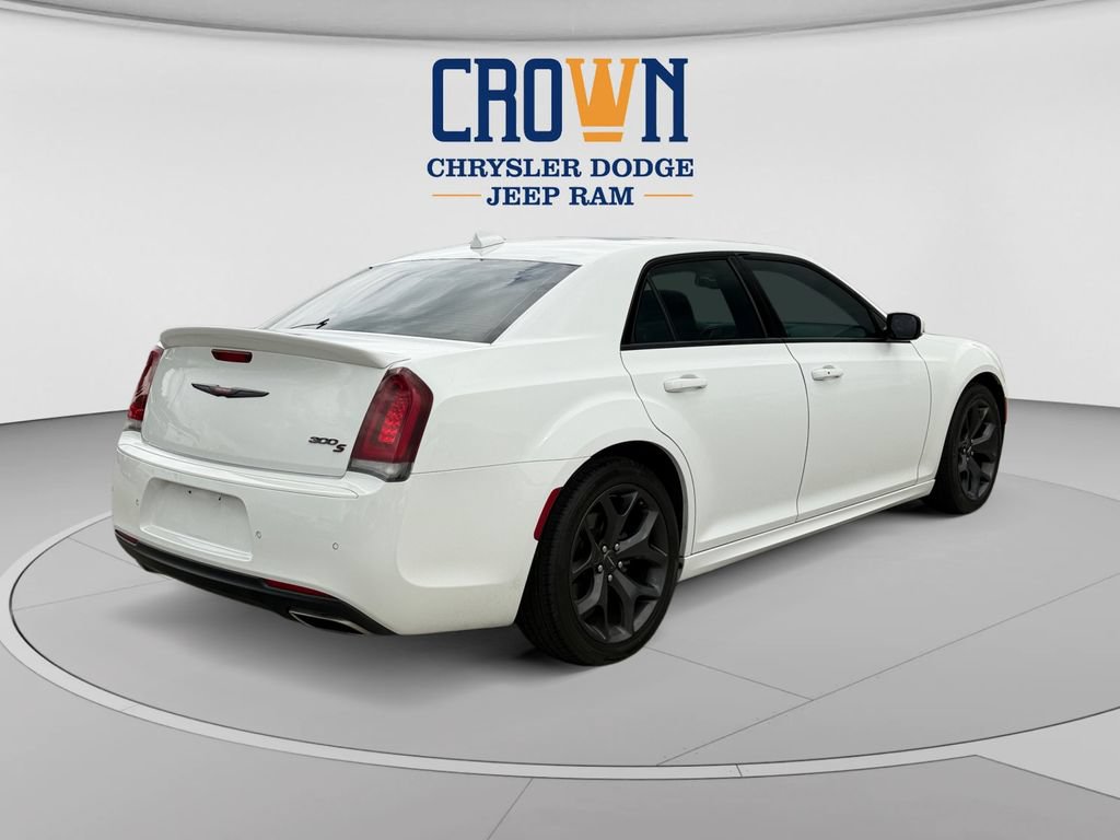 Used 2023 Chrysler 300 S w/ Comfort Group RWD image 3