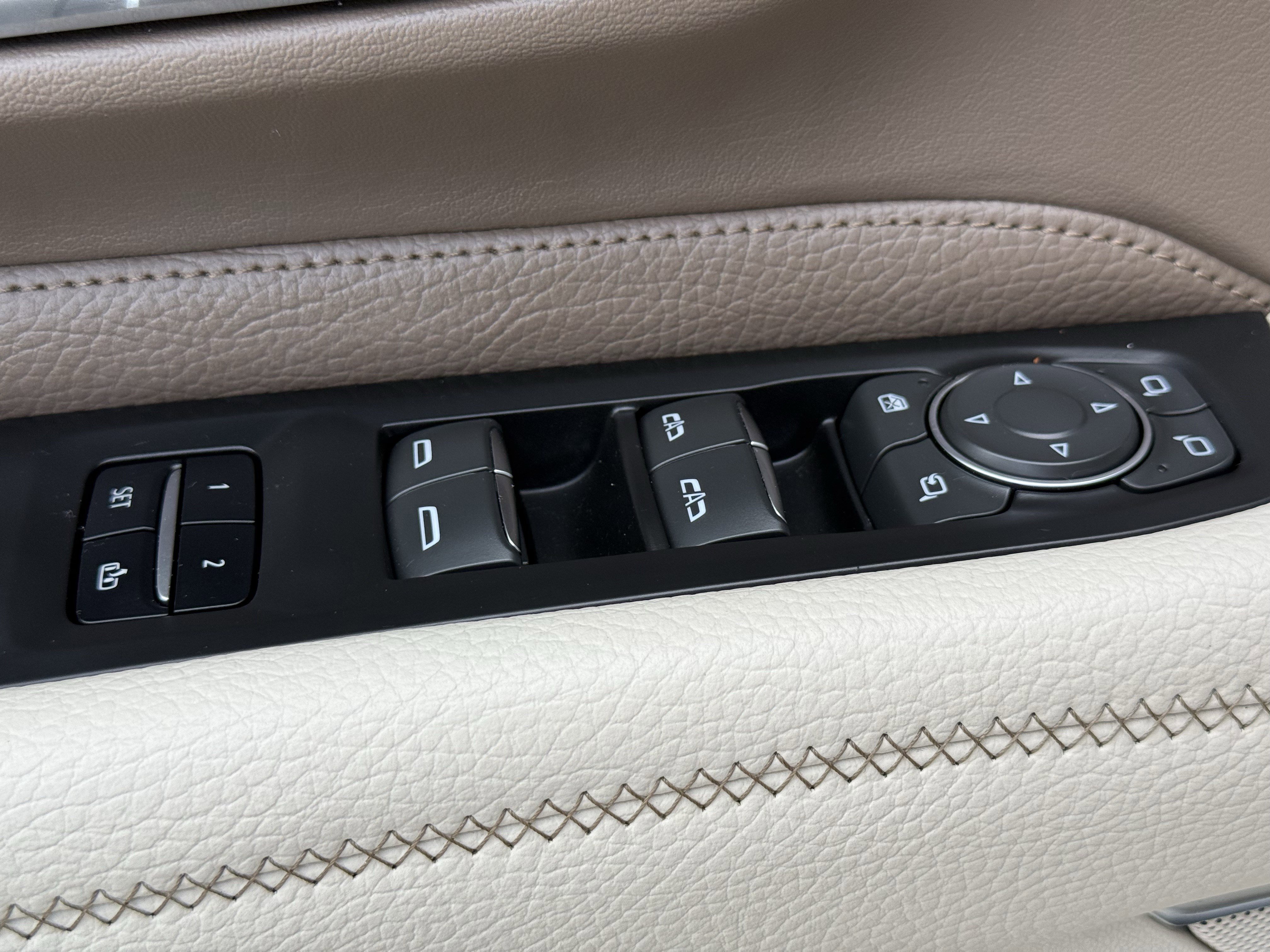 Used 2022 GMC Yukon XL Denali image 26