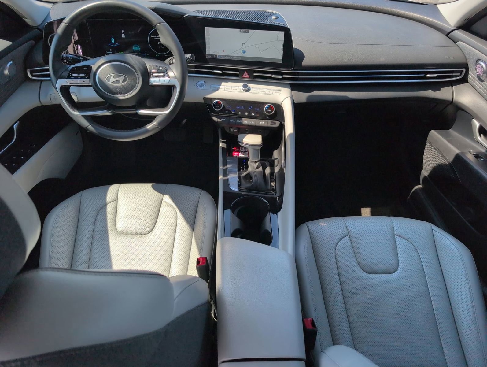 Used 2025 Hyundai Elantra Limited image 30