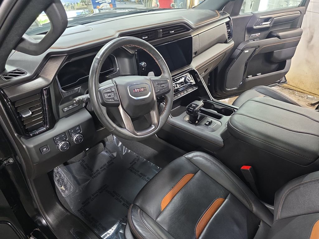 Used 2024 GMC Sierra 1500 AT4 w/ Technology Package AWD/4WD image 15