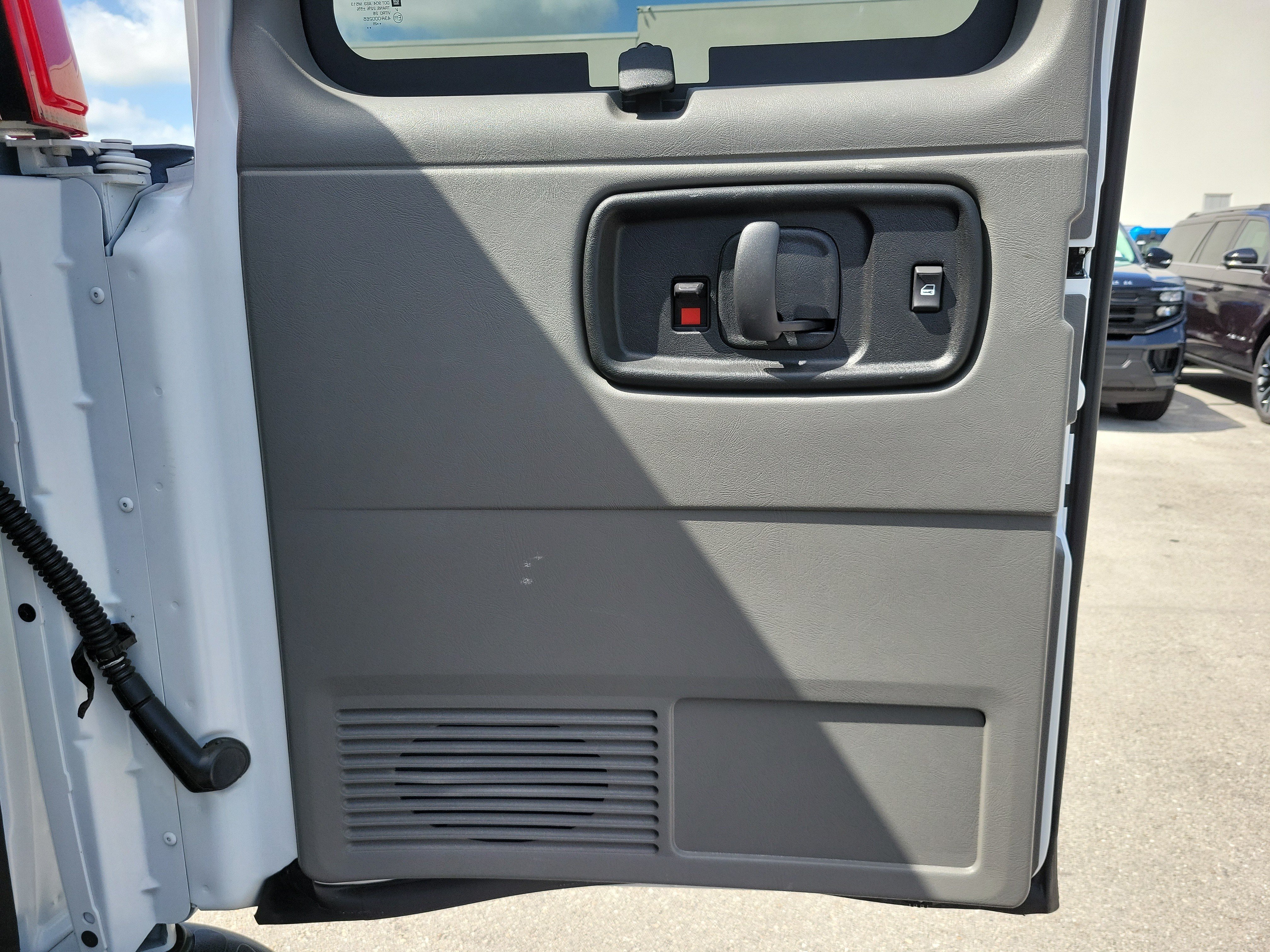 Used 2025 Chevrolet Express 3500 LT w/ LT Preferred Equipment Group RWD image 16