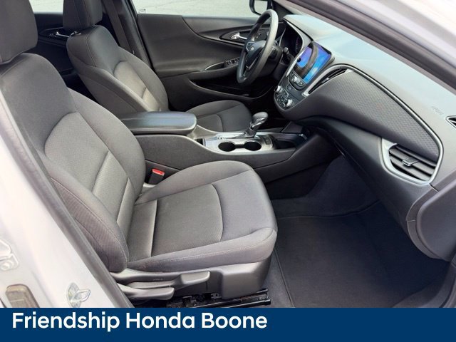 Used 2022 Chevrolet Malibu LT FWD image 29