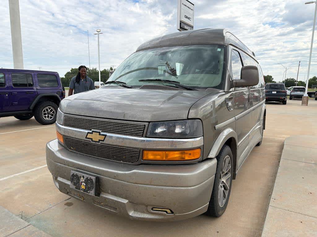 Used 2021 Chevrolet Express 2500 w/ Enhanced Convenience Package RWD image 2