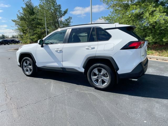 Used 2022 Toyota RAV4 XLE w/ Convenience Package image 3