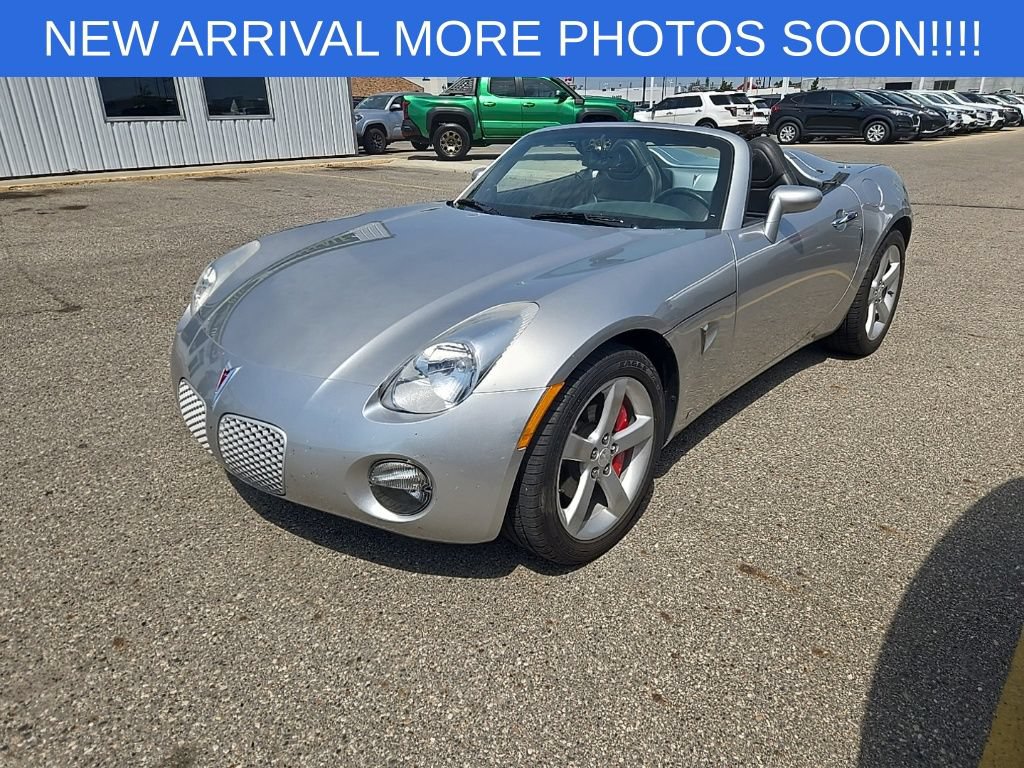Used 2006 Pontiac Solstice Convertible w/ Premium Package RWD image 3