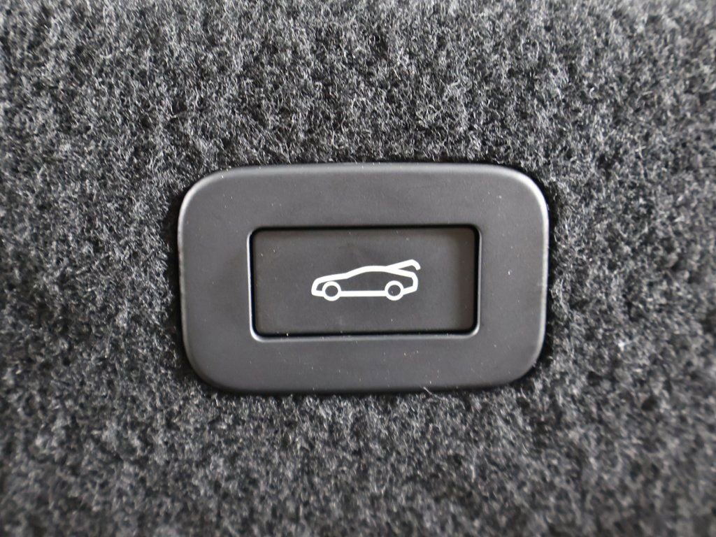 Used 2024 Jaguar XF R-Dynamic SE image 24