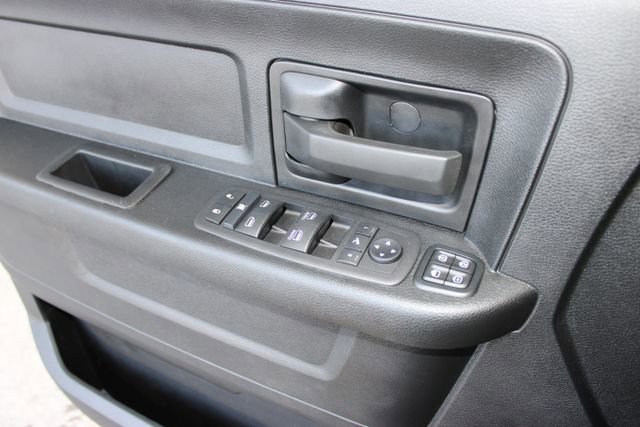 Used 2024 RAM 2500 Tradesman w/ Chrome Appearance Group image 23