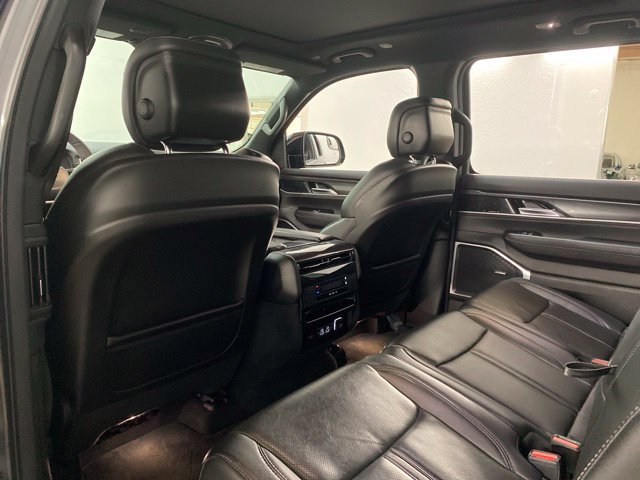 Used 2023 Jeep Wagoneer 4WD w/ Premium Group I image 80