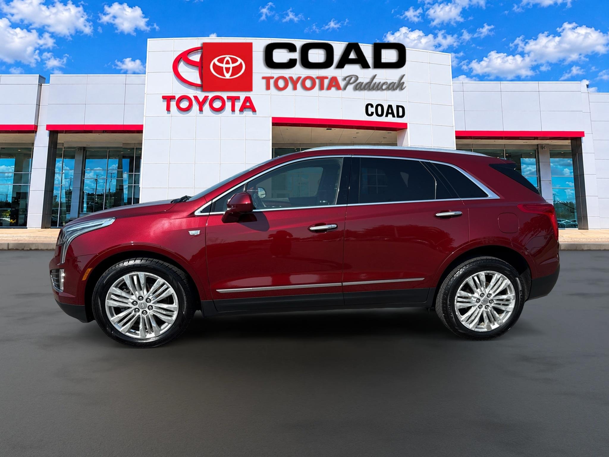 Used 2018 Cadillac XT5 Premium Luxury FWD image 2