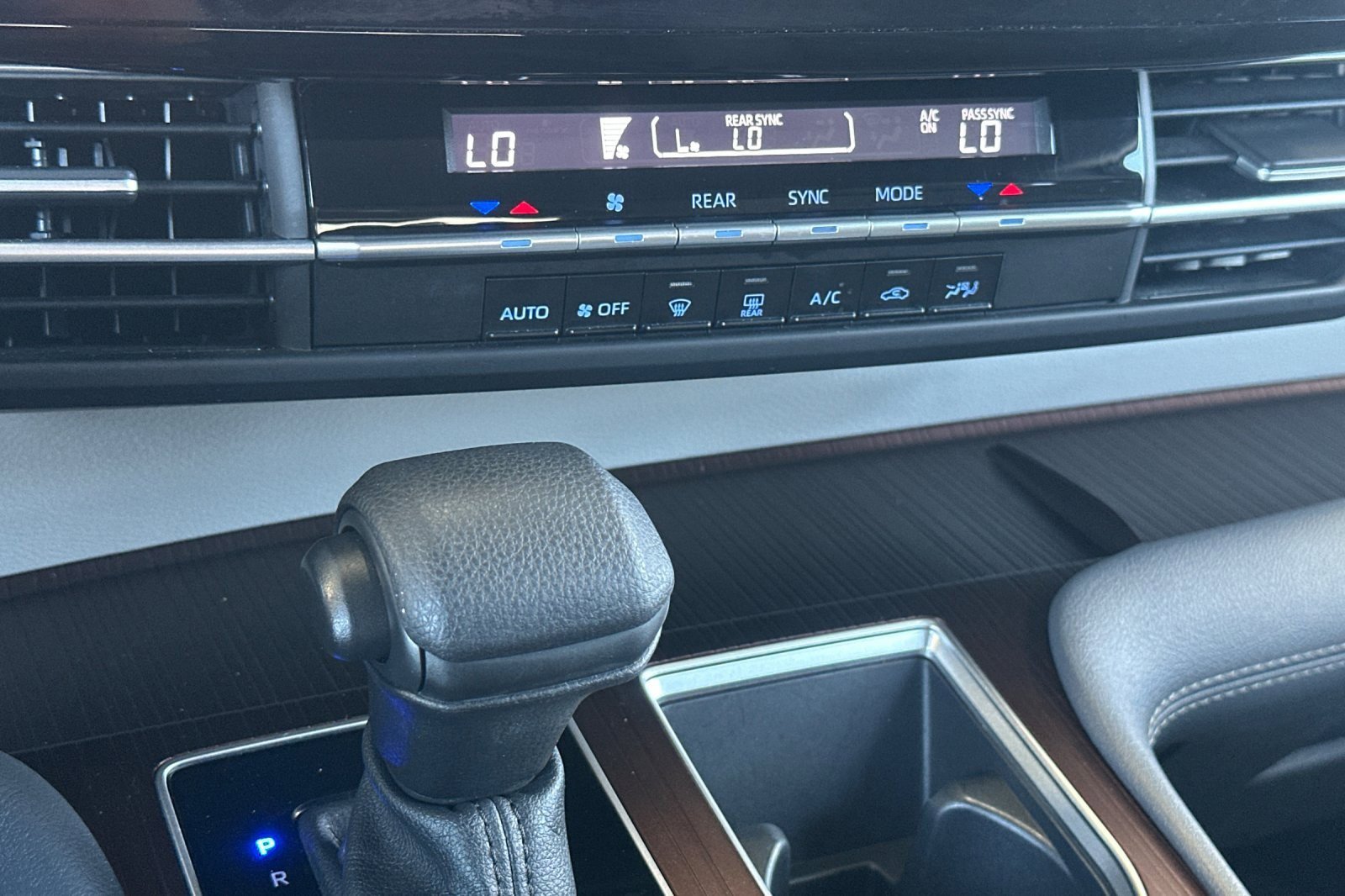 Certified 2024 Toyota Sienna LE FWD image 20