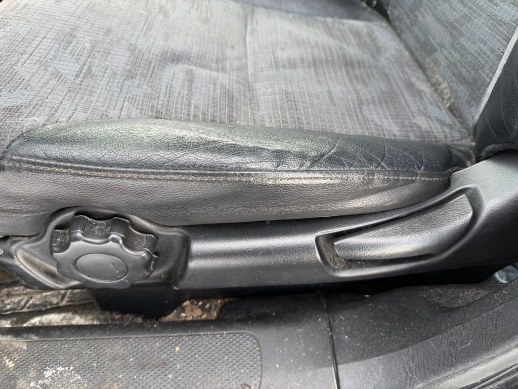 Used 2003 Honda CR-V LX image 8