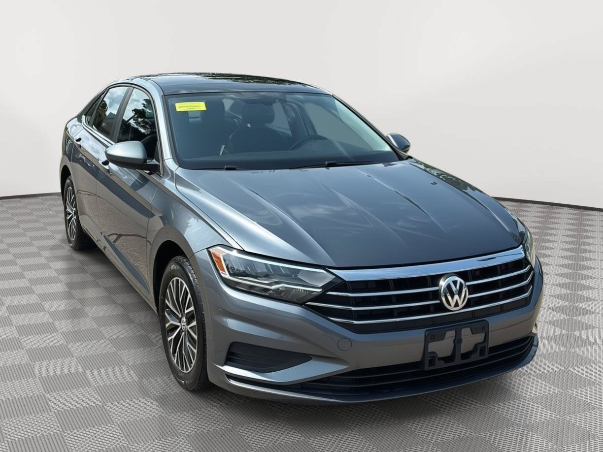 Used 2019 Volkswagen Jetta SE w/ Cold Weather Package FWD image 3