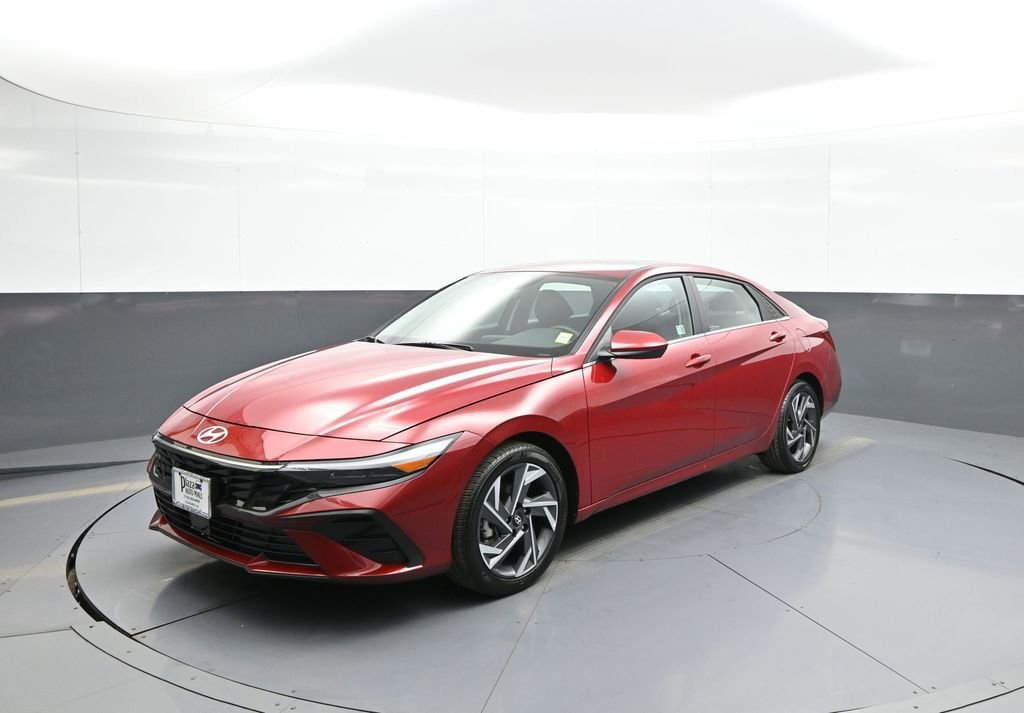 Certified 2025 Hyundai Elantra SEL image 1