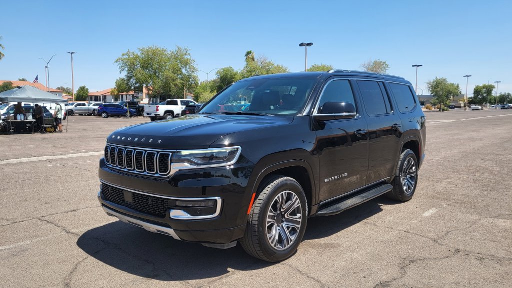 Used 2024 Jeep Wagoneer Series II w/ Flexible Seating Group AWD/4WD image 4