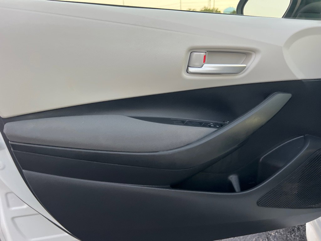 Used 2021 Toyota Corolla LE image 10