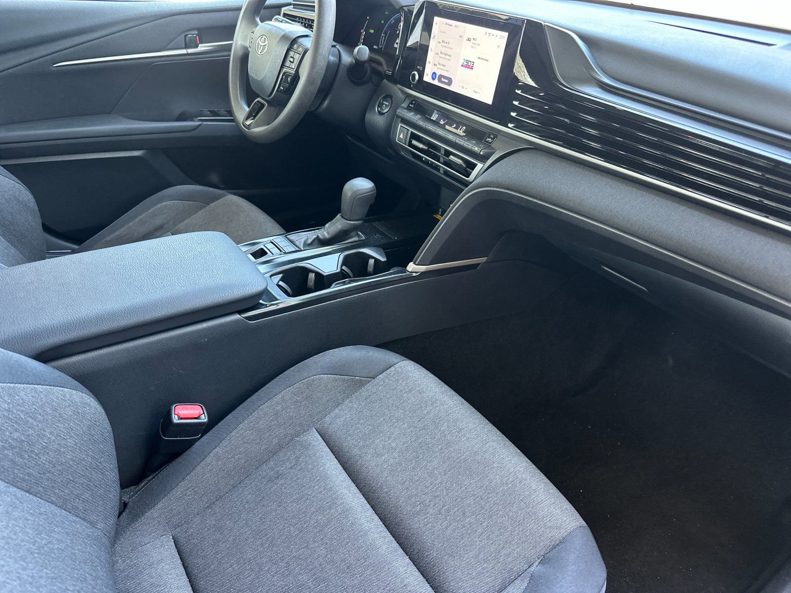 Used 2025 Toyota Camry LE FWD image 14