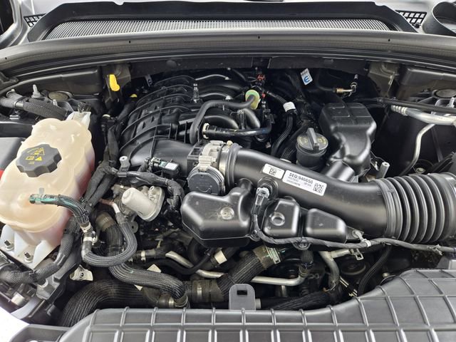 Used 2023 Jeep Grand Cherokee Laredo w/ Luxury Tech Group I AWD/4WD image 40