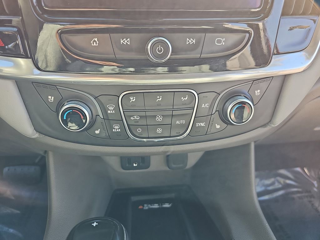 Used 2018 Chevrolet Traverse Premier w/ Driver Confidence II Package image 14