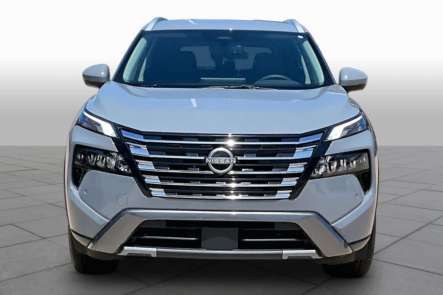 Certified 2025 Nissan Rogue SL AWD/4WD image 3