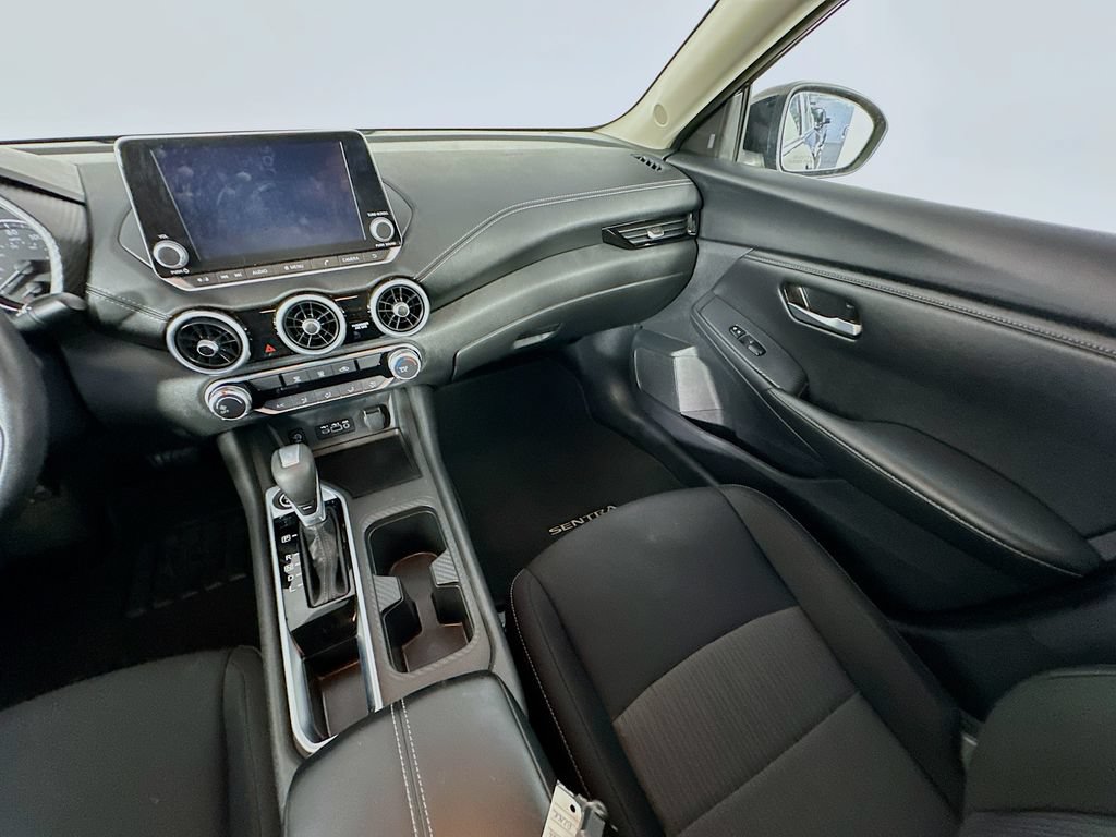 Used 2025 Nissan Sentra SV FWD image 11