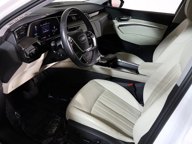 Used 2024 Audi Q8 e-tron Premium Plus w/ Premium Plus Package AWD/4WD image 12
