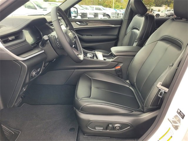 New 2025 Jeep Grand Cherokee Limited image 3