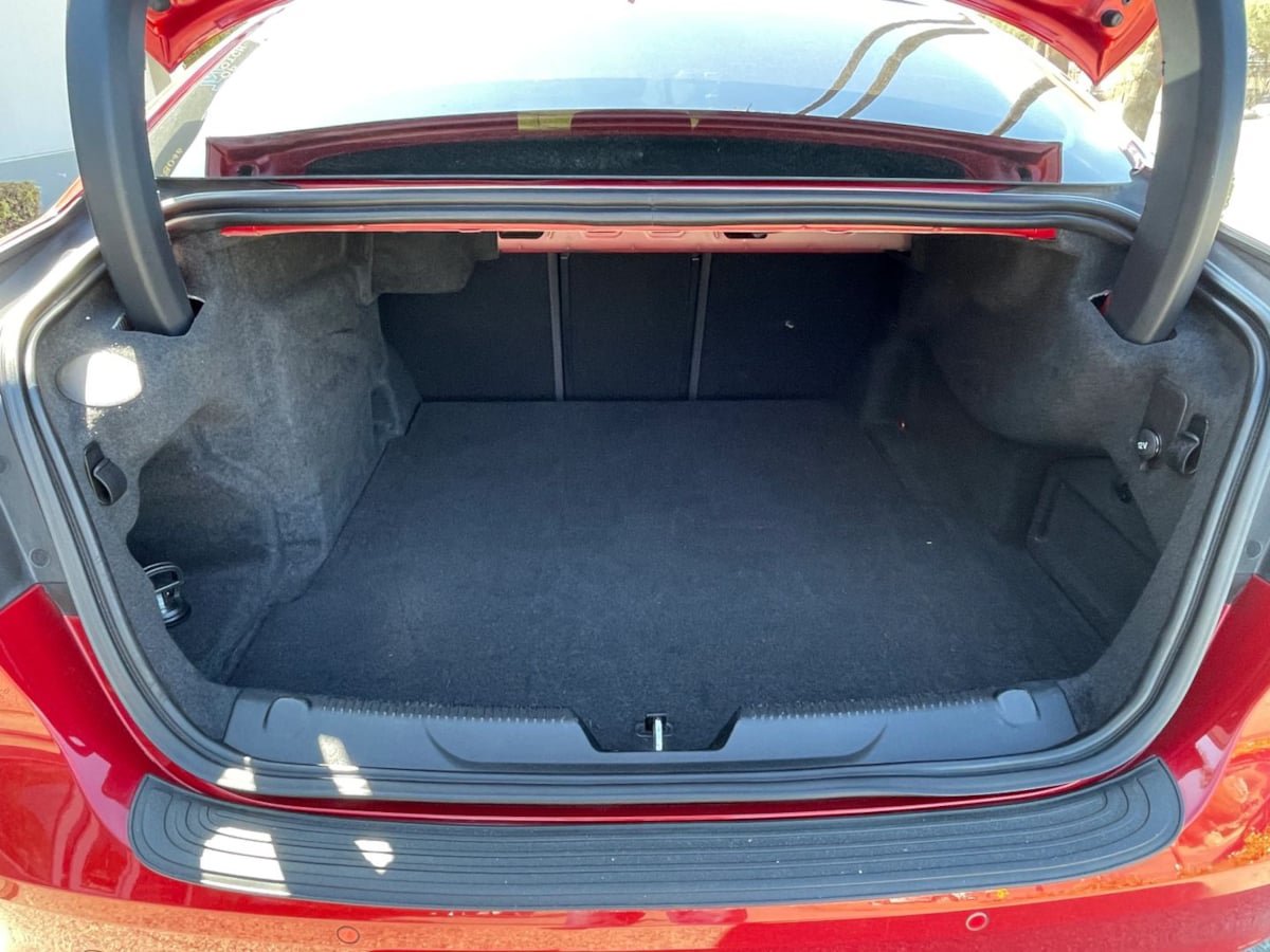 Used 2019 Jaguar XE Landmark Edition RWD image 11