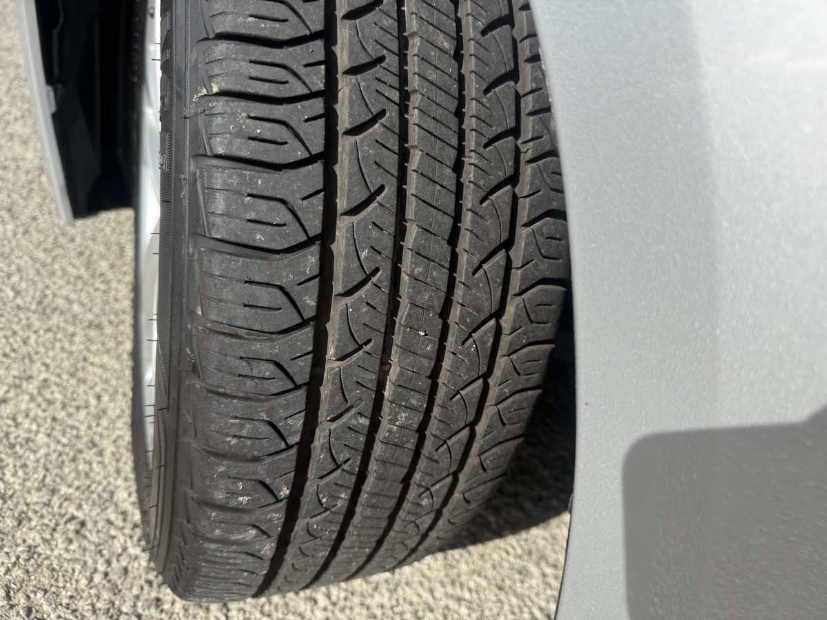 Used 2020 Toyota Corolla SE w/ Carpet Mat Package image 4