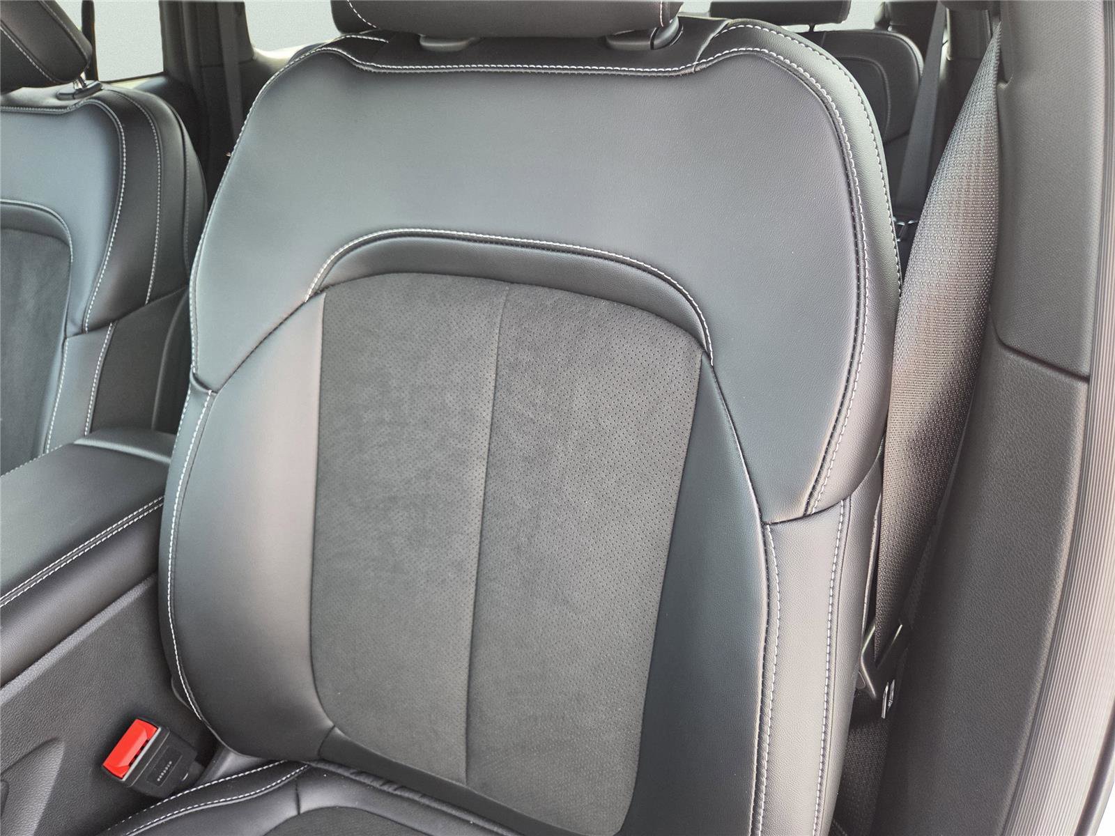 New 2025 Jeep Grand Cherokee Altitude RWD image 20