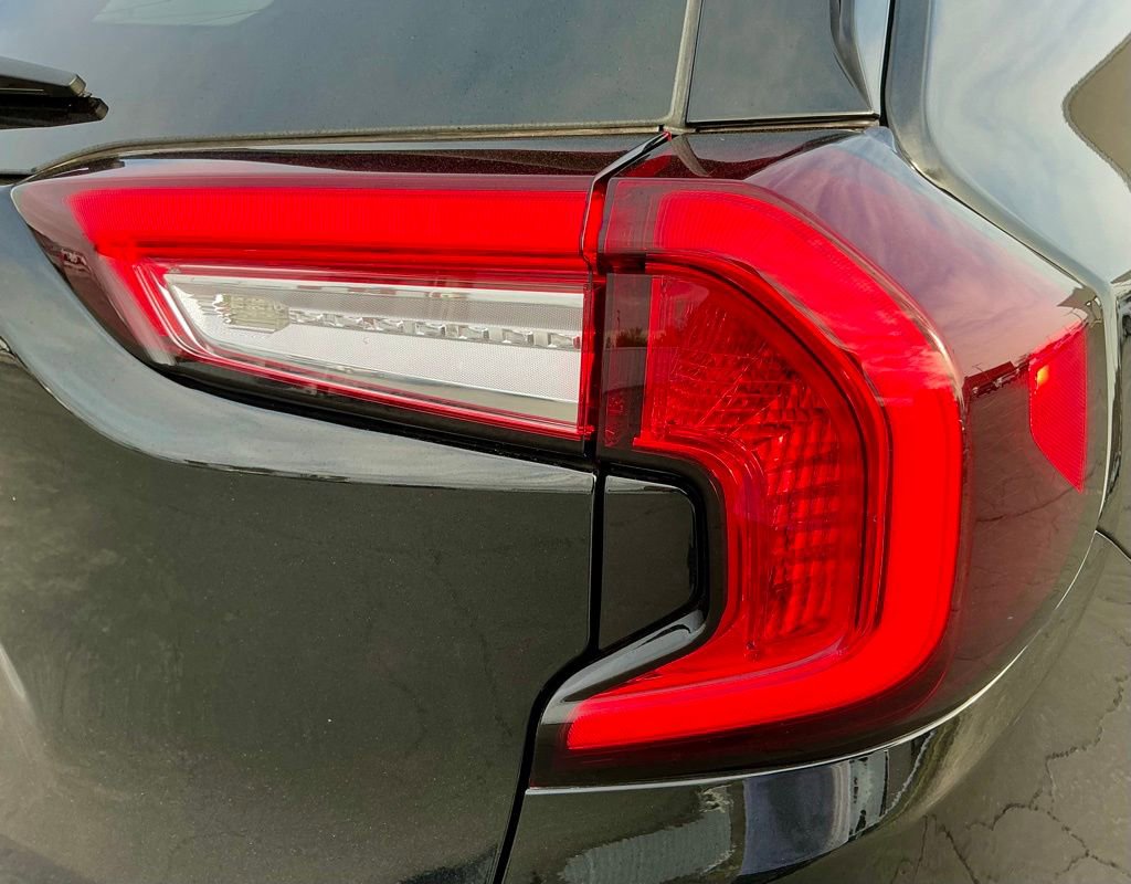 Used 2024 GMC Terrain SLE w/ Driver Convenience Package image 16