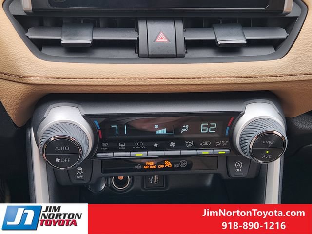 Used 2025 Toyota RAV4 XLE w/ Convenience Package FWD image 20
